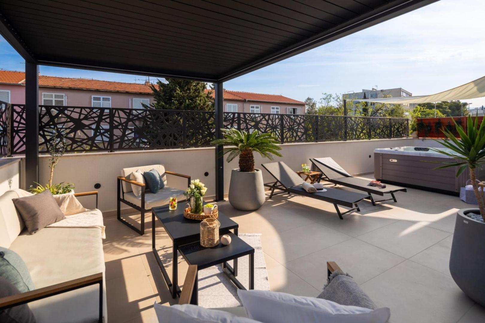 Luxury Apartment Silvery In Split Center With Jacuzzi, Sauna And Parking Экстерьер фото